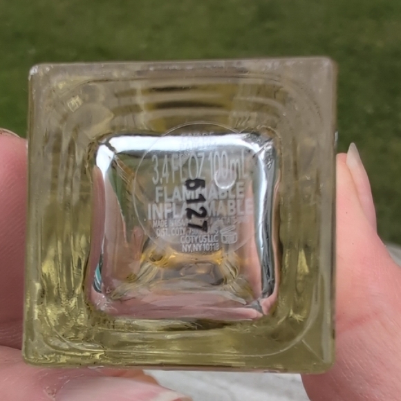 Beyoncé Rise Perfume with Gold Cap - Picture 4 of 4